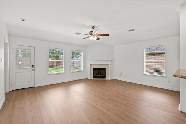 129 Rustic Colony Lane, Dickinson, TX 77539