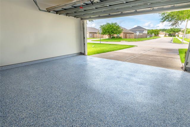 129 Rustic Colony Lane, Dickinson, TX 77539