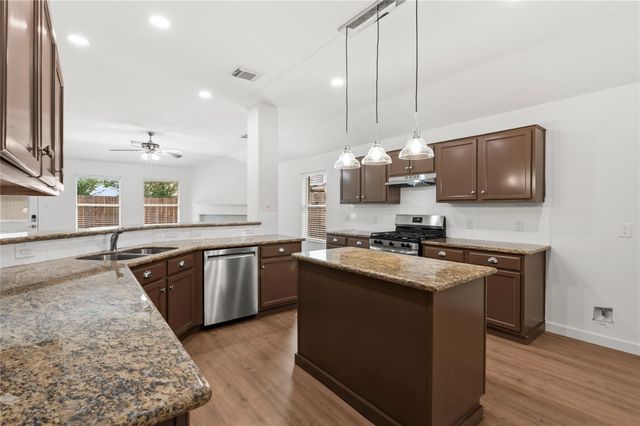129 Rustic Colony Lane, Dickinson, TX 77539