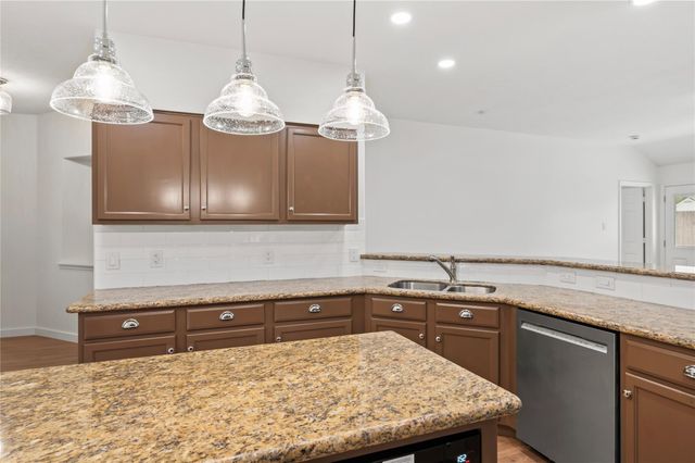 129 Rustic Colony Lane, Dickinson, TX 77539