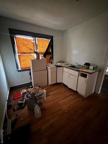 13324 Camden Street, Detroit, MI 48213