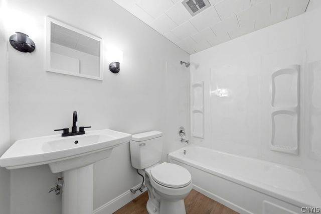 211 Marine Drive, Amherst, NY 14228