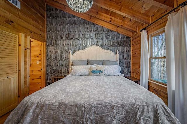 76 Fish Trap Road, Blue Ridge, GA 30513