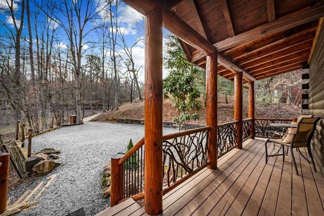 76 Fish Trap Road, Blue Ridge, GA 30513