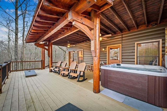 76 Fish Trap Road, Blue Ridge, GA 30513