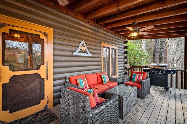 76 Fish Trap Road, Blue Ridge, GA 30513