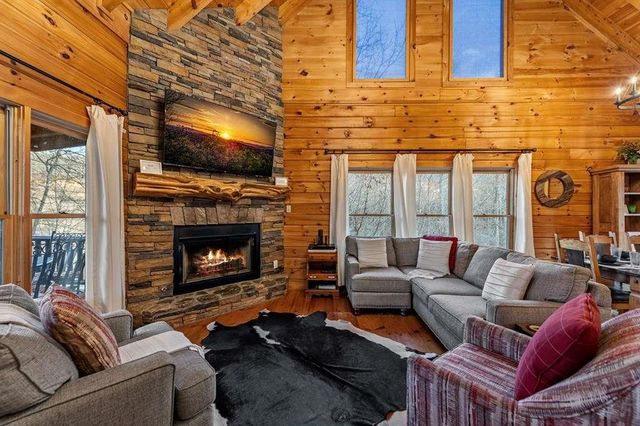 76 Fish Trap Road, Blue Ridge, GA 30513