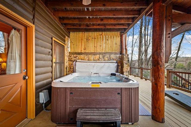 76 Fish Trap Road, Blue Ridge, GA 30513