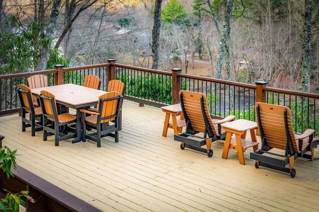 76 Fish Trap Road, Blue Ridge, GA 30513