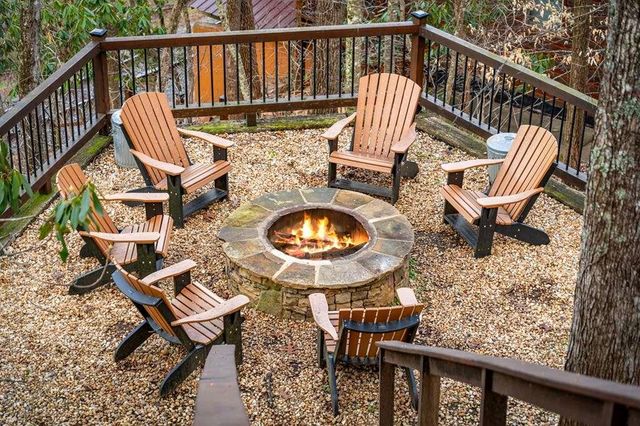 76 Fish Trap Road, Blue Ridge, GA 30513