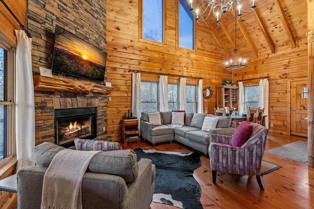 76 Fish Trap Road, Blue Ridge, GA 30513