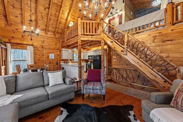 76 Fish Trap Road, Blue Ridge, GA 30513