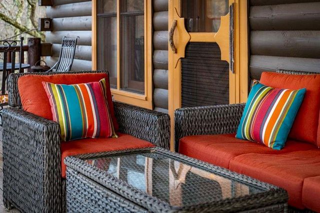 76 Fish Trap Road, Blue Ridge, GA 30513