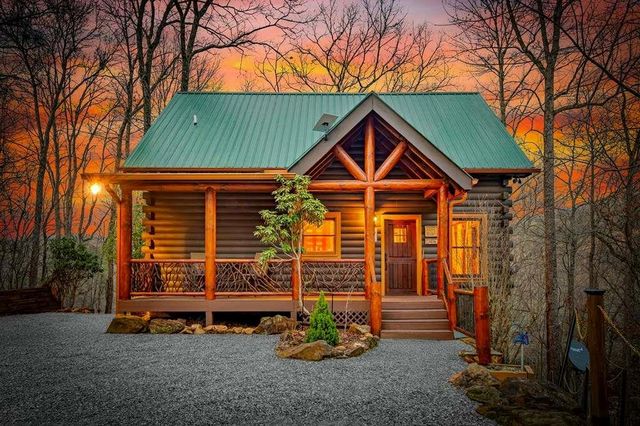 76 Fish Trap Road, Blue Ridge, GA 30513