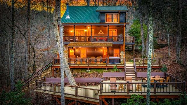 76 Fish Trap Road, Blue Ridge, GA 30513