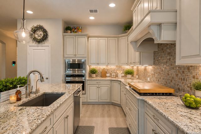 630 Chambers, San Antonio, TX 78245