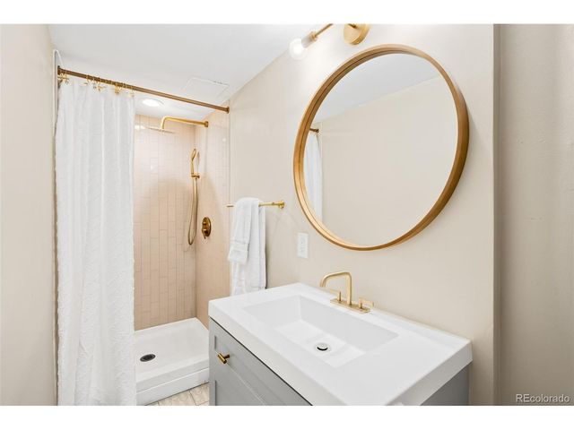 1013 Adams St, Denver, CO 80206