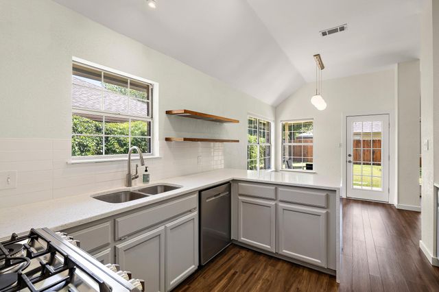 2305 Willow WAY, Round Rock, TX 78664
