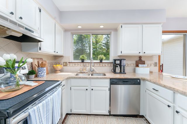 6727 Robison Lane, Pittsfield Charter Twp, MI 48176