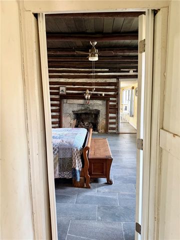 2128 County Road 329, Eureka Springs, AR 72632