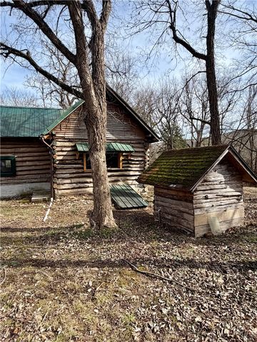 2128 County Road 329, Eureka Springs, AR 72632