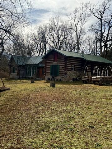 2128 County Road 329, Eureka Springs, AR 72632