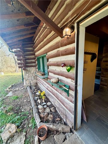 2128 County Road 329, Eureka Springs, AR 72632