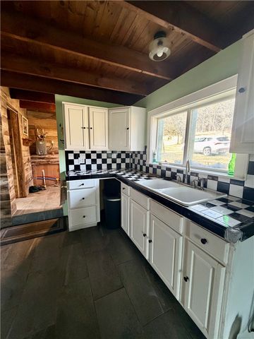 2128 County Road 329, Eureka Springs, AR 72632