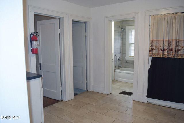 824 N University Avenue, Toledo, OH 43607