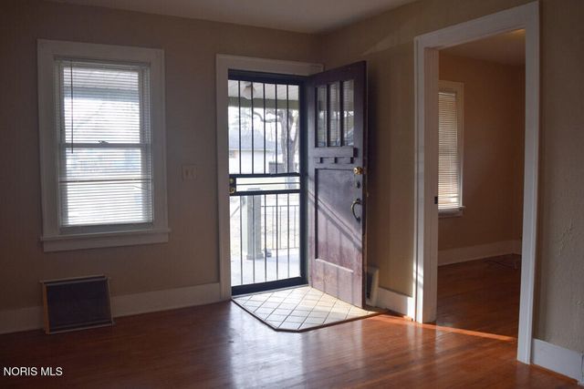 824 N University Avenue, Toledo, OH 43607