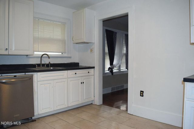 824 N University Avenue, Toledo, OH 43607