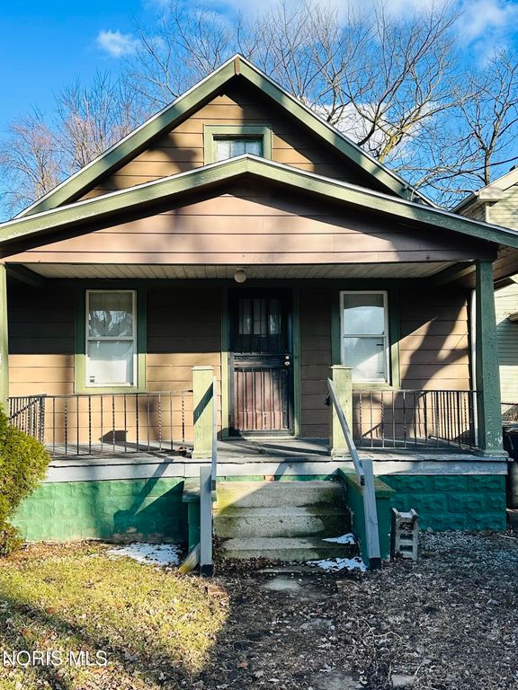 824 N University Avenue, Toledo, OH 43607