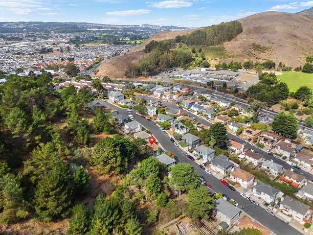843 Larch Avenue, South San Francisco, CA 94080