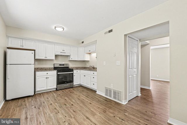 533 SAINT MARYS DR, Steelton, PA 17113