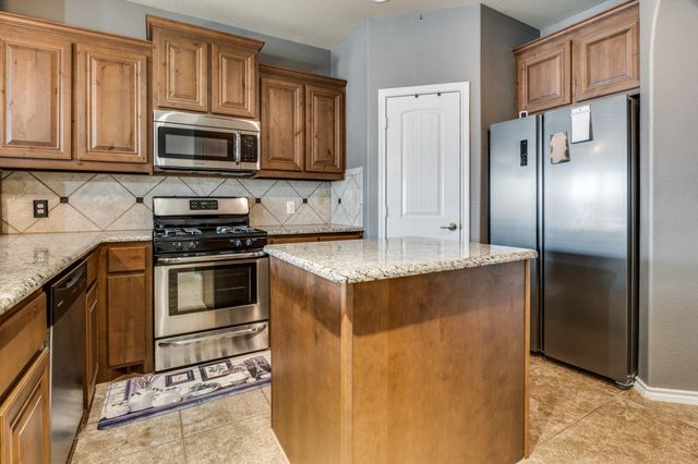 5109 Glen Meadow Drive, Arlington, TX 76001