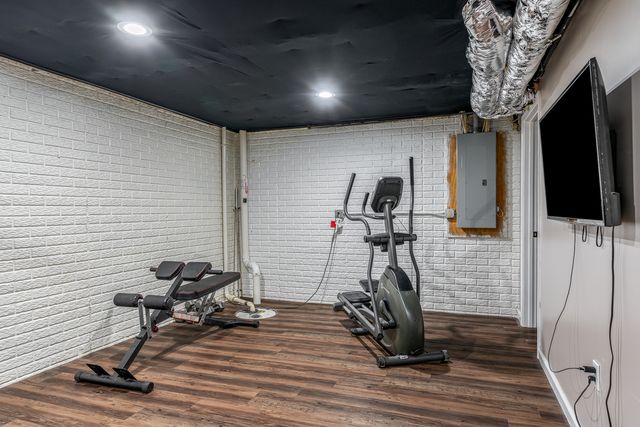 76 Parkview Drive, Eldridge, IA 52748