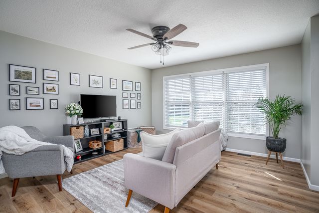 76 Parkview Drive, Eldridge, IA 52748