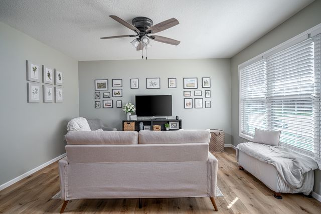 76 Parkview Drive, Eldridge, IA 52748