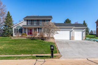 76 Parkview Drive, Eldridge, IA 52748