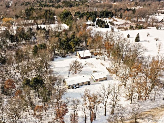 2185 Armond Road, Howell, MI 48855