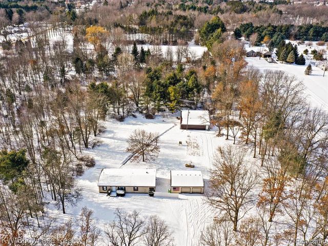 2185 Armond Road, Howell, MI 48855