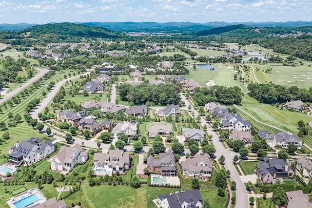 7216 Wildings Blvd, College Grove, TN 37046