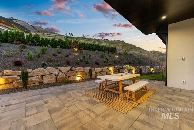 3750 E Barber Drive, Boise, ID 83716