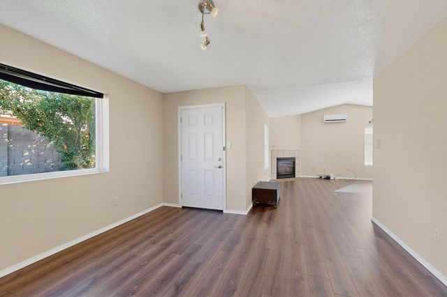 5609 MESA RIDGE Road NW, Albuquerque, NM 87114