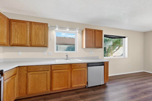 5609 MESA RIDGE Road NW, Albuquerque, NM 87114