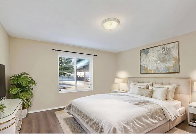 5609 MESA RIDGE Road NW, Albuquerque, NM 87114