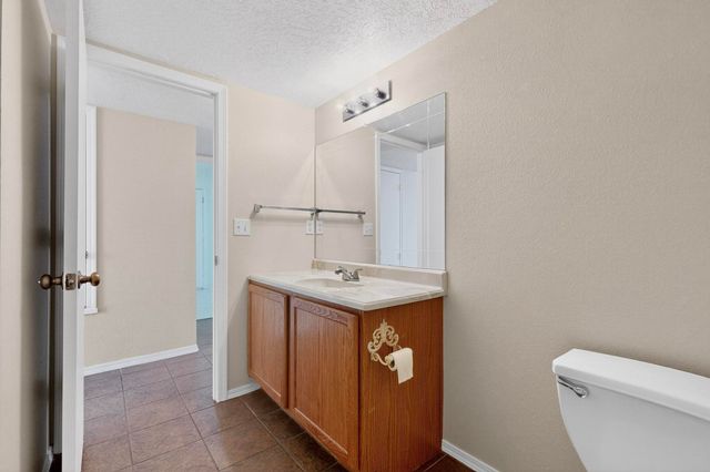 5609 MESA RIDGE Road NW, Albuquerque, NM 87114