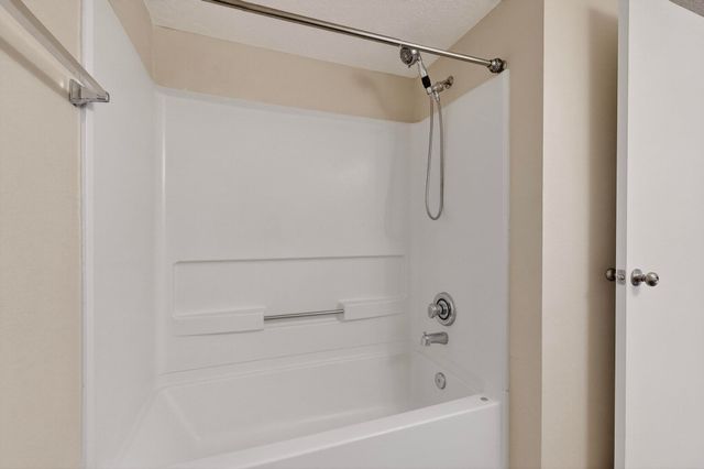 5609 MESA RIDGE Road NW, Albuquerque, NM 87114