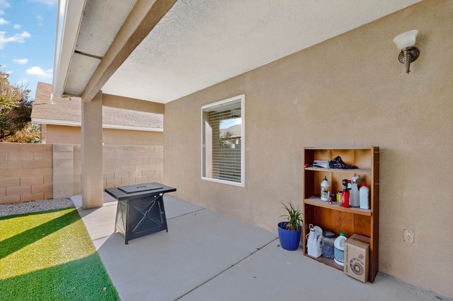 5609 MESA RIDGE Road NW, Albuquerque, NM 87114