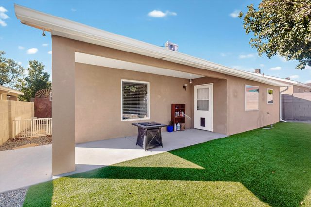 5609 MESA RIDGE Road NW, Albuquerque, NM 87114